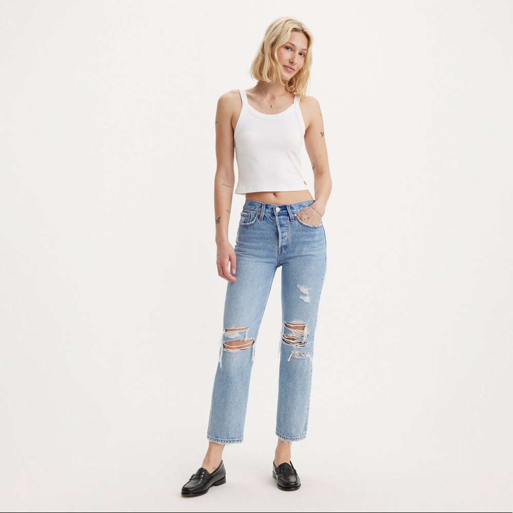 SZ 25 Levi’s Ripped Wedgie Straight